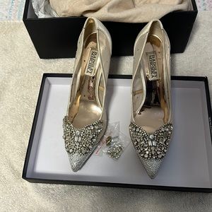 Beautiful bridal heels, from Badgley Mischka brand of Australia.